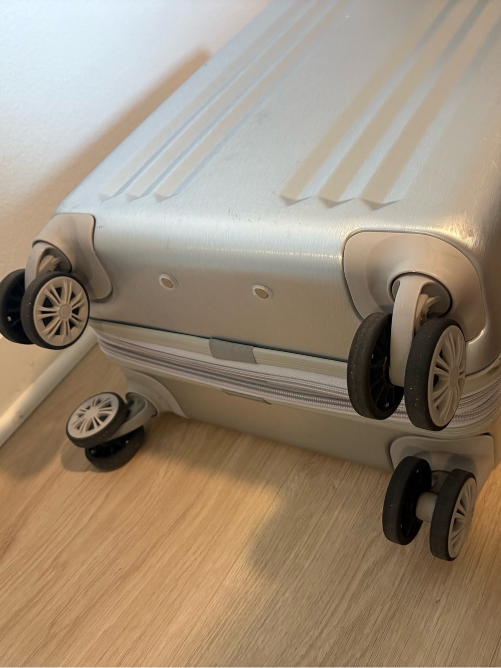 Calpak Carry-On silver suitcase - Picture 8 of 12